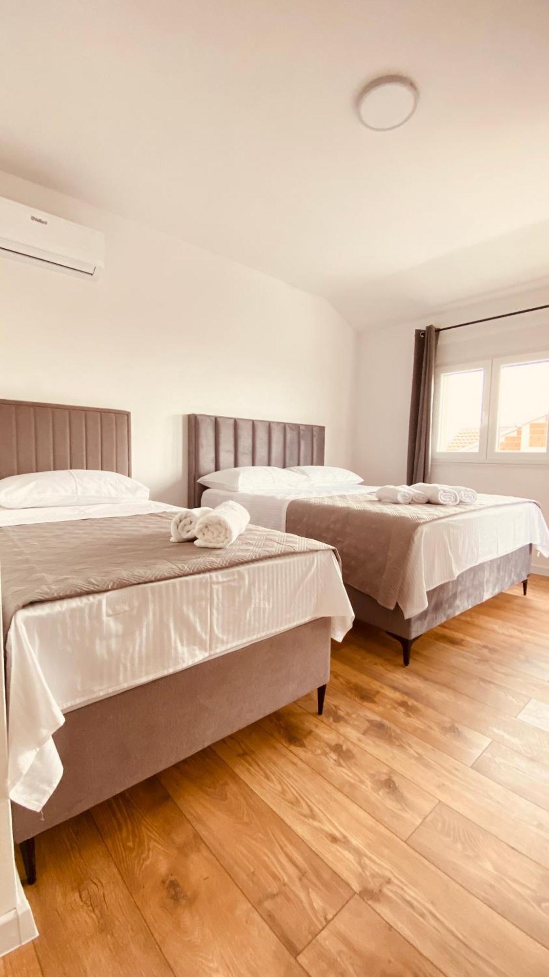 West Apartments Zadar Eksteriør billede