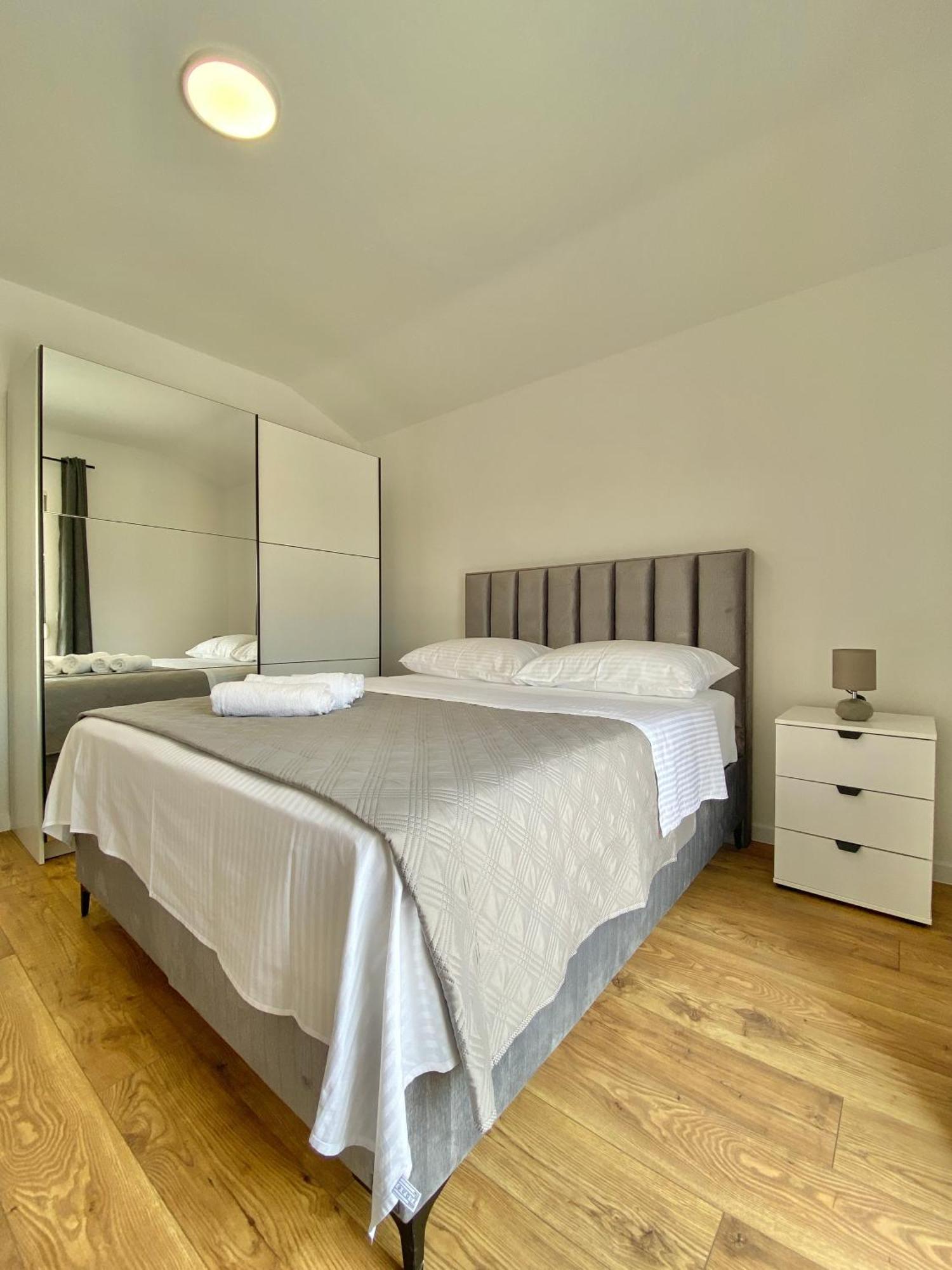 West Apartments Zadar Eksteriør billede