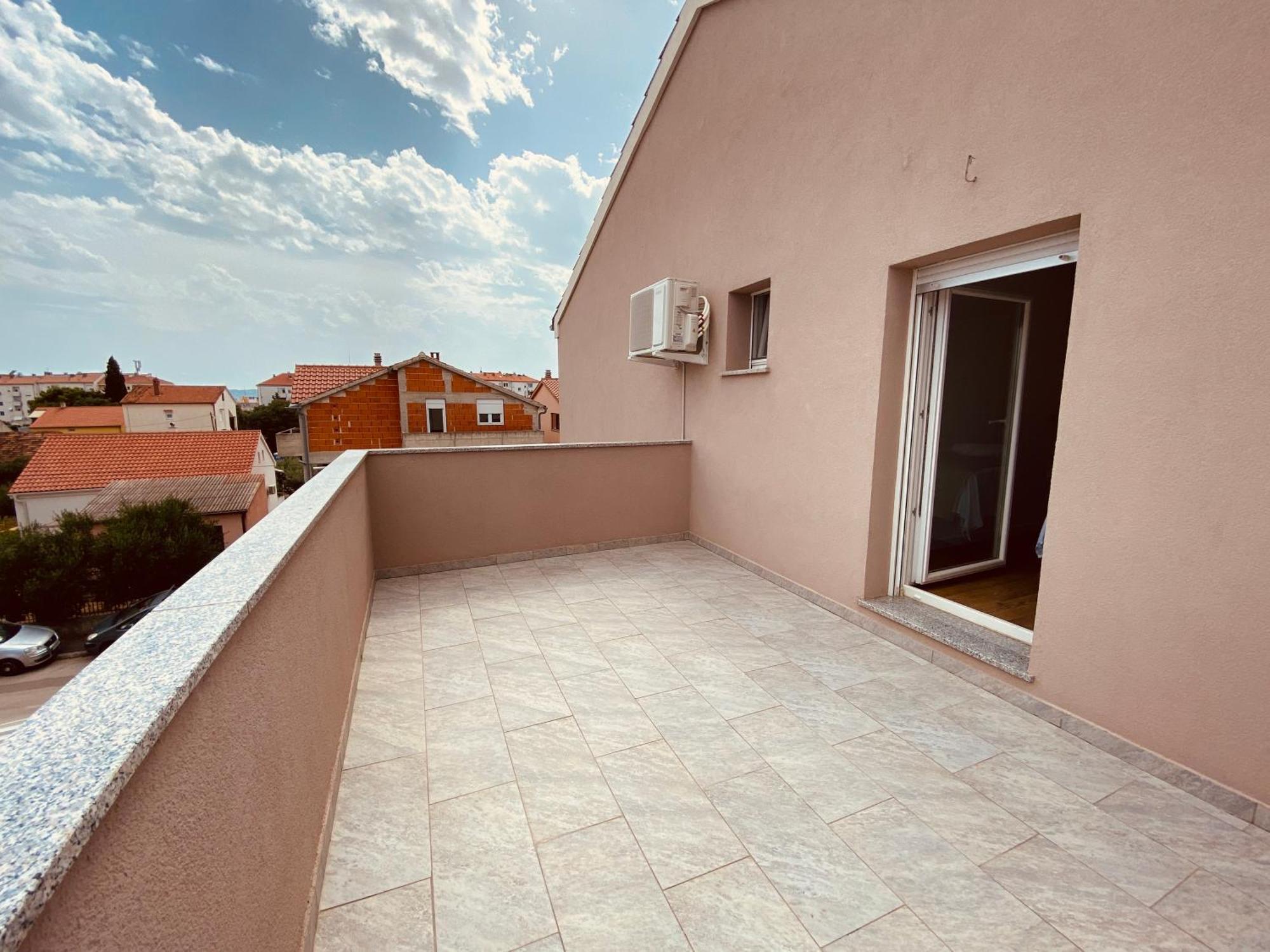 West Apartments Zadar Eksteriør billede